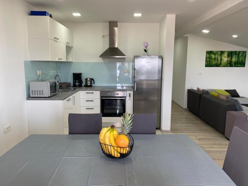 Beach Apartment Andela Kastela Exterior photo